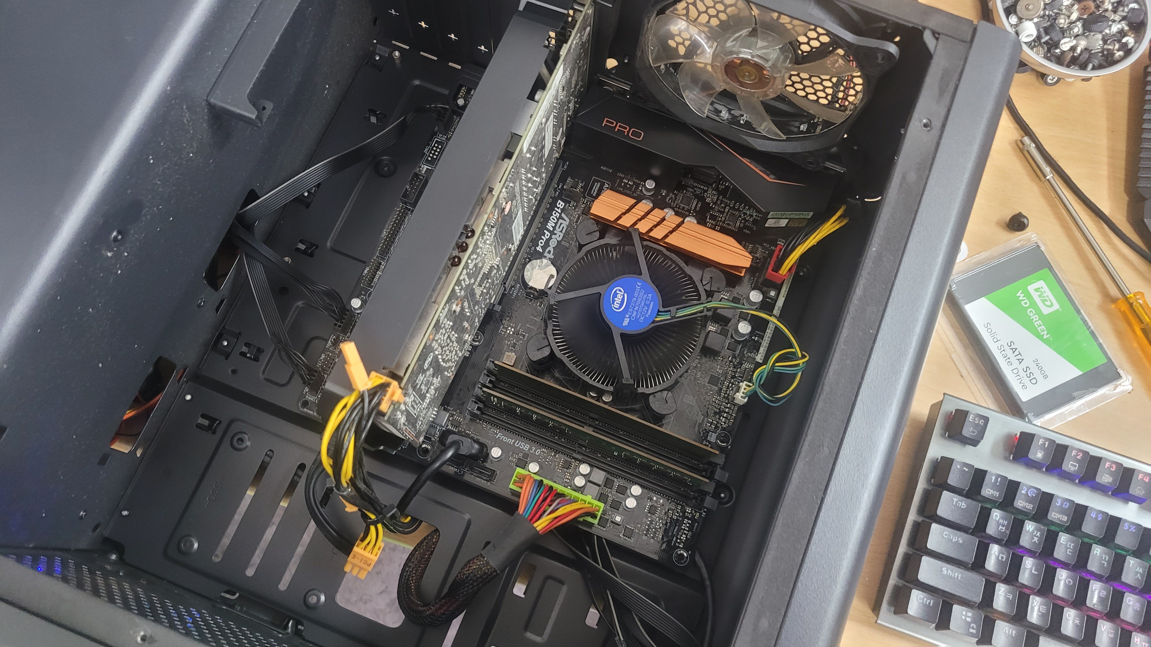 교체에 사용할 WD Green SATA SSD 240GB